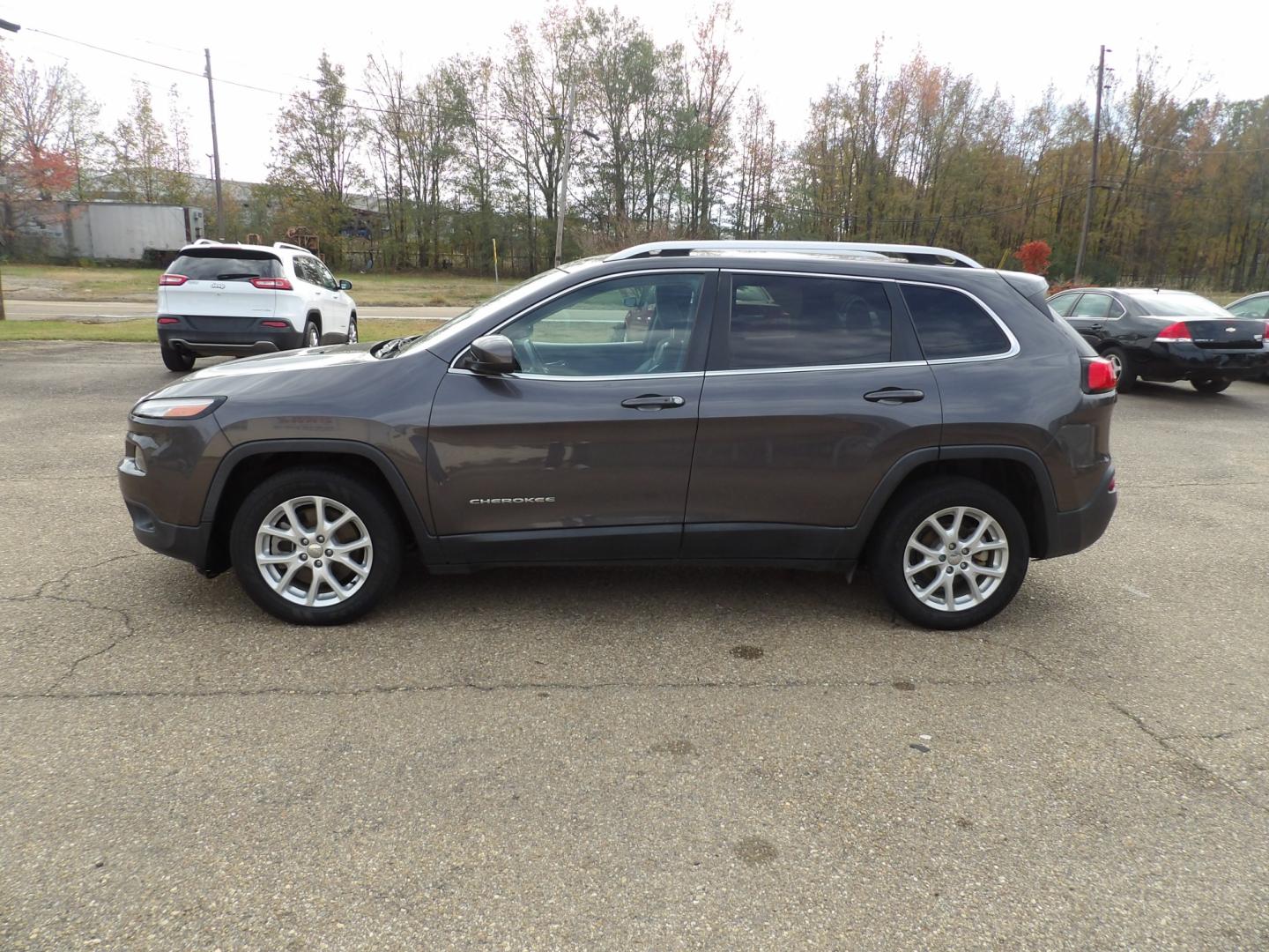 2018 Granite Crystal Metallic /Black Jeep Cherokee (1C4PJLLB9JD) , located at 401 First NE, Bearden, AR, 71720, (870) 687-3414, 33.726528, -92.611519 - Photo#1